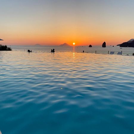 Therasia Resort Sea And Spa - The Leading Hotels Of The World Vulcano  Exterior foto