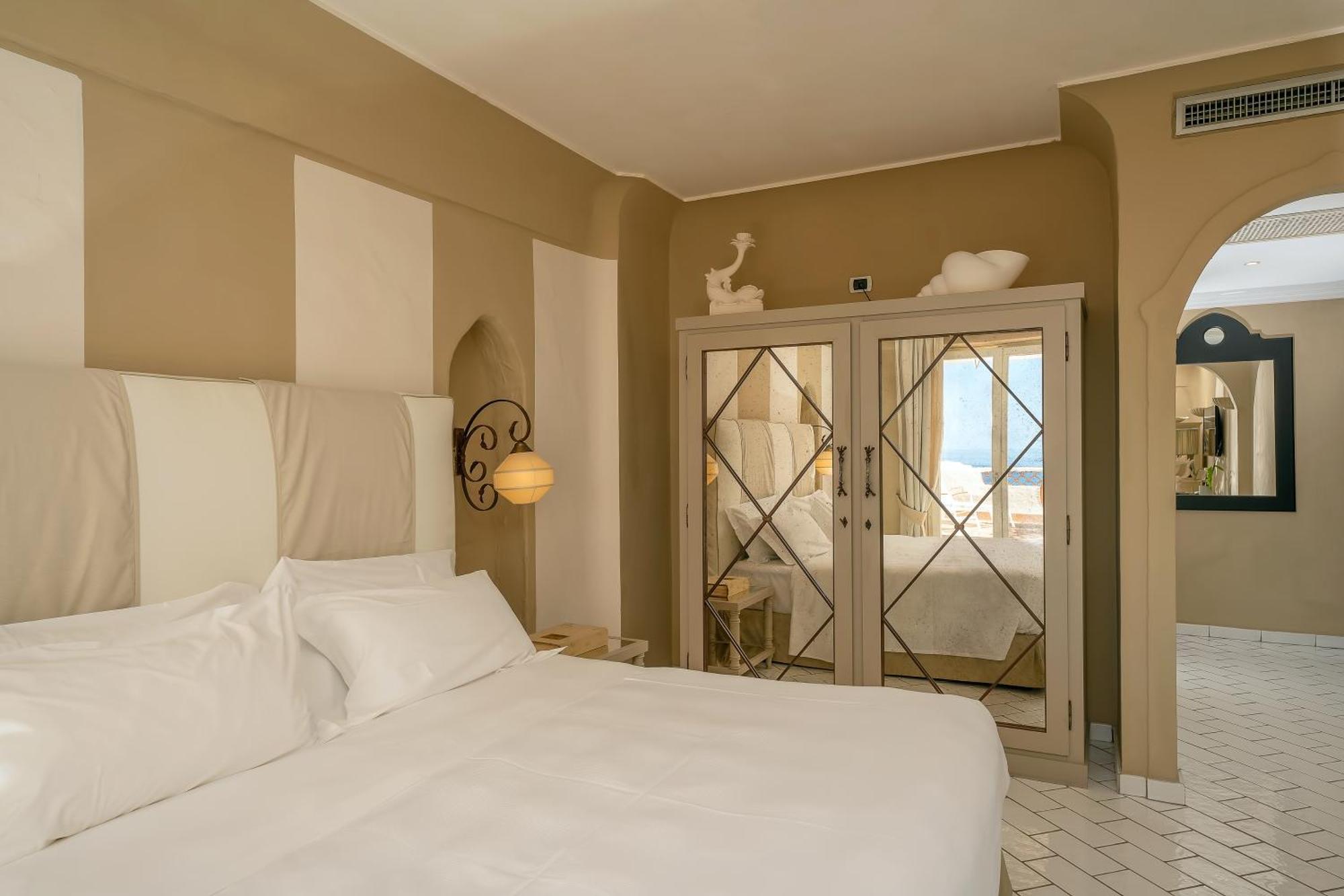 Therasia Resort Sea And Spa - The Leading Hotels Of The World Vulcano  Exterior foto