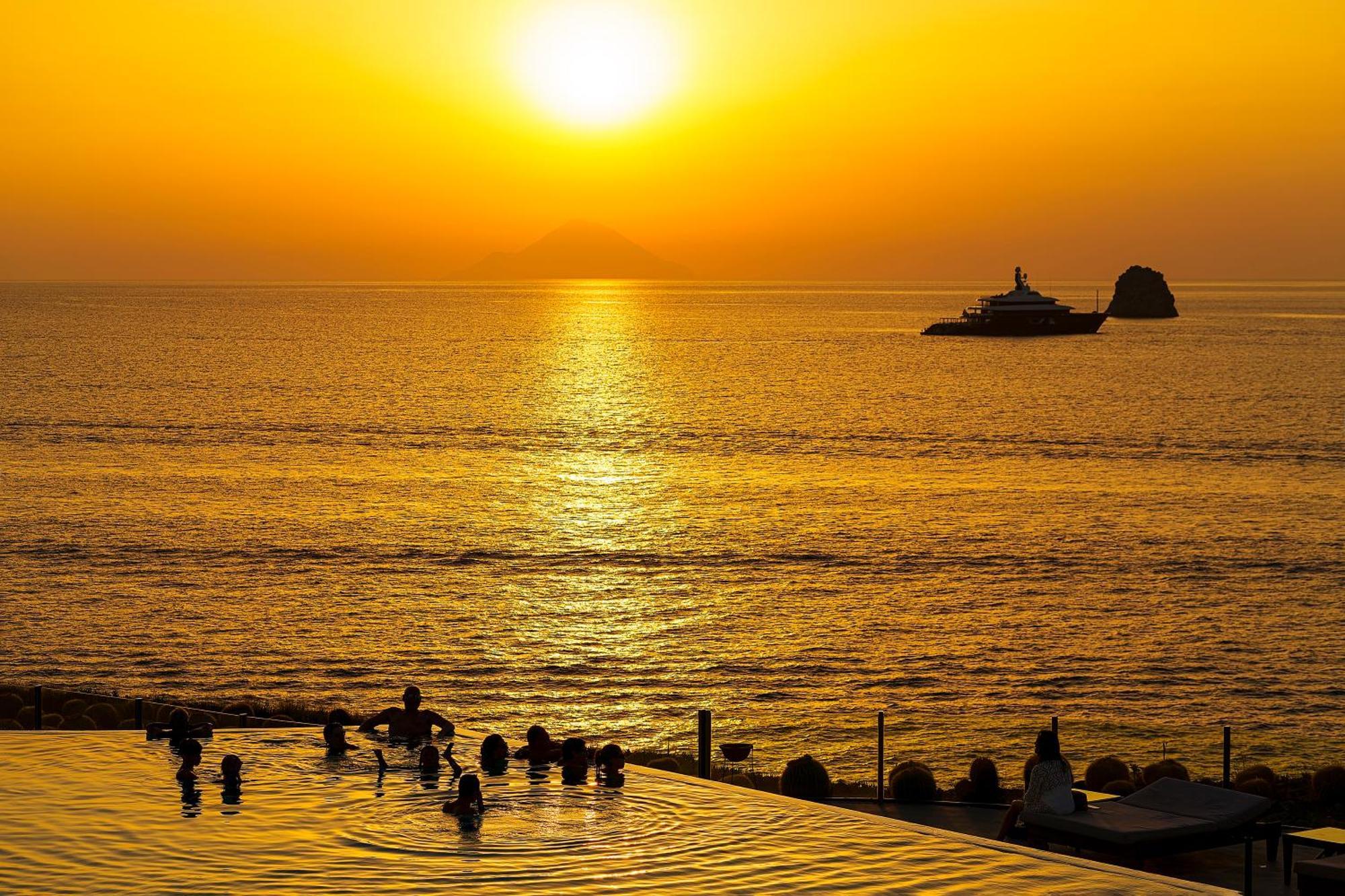 Therasia Resort Sea And Spa - The Leading Hotels Of The World Vulcano  Exterior foto